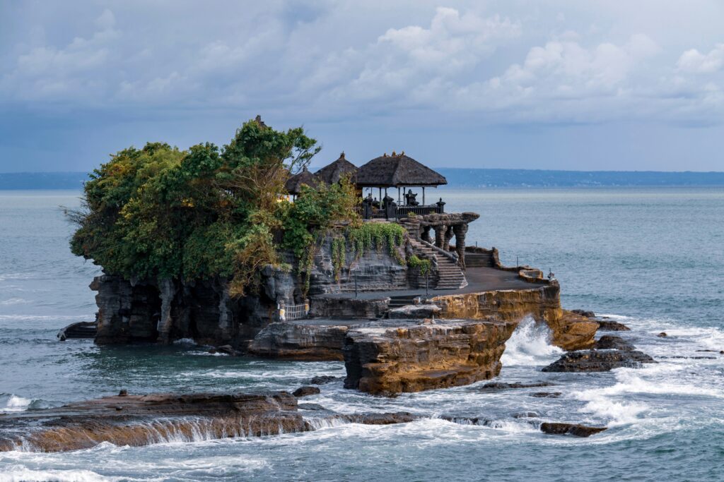 Templo de Tanah Lot, Bali. Foto de Nick Fewings en Unsplash