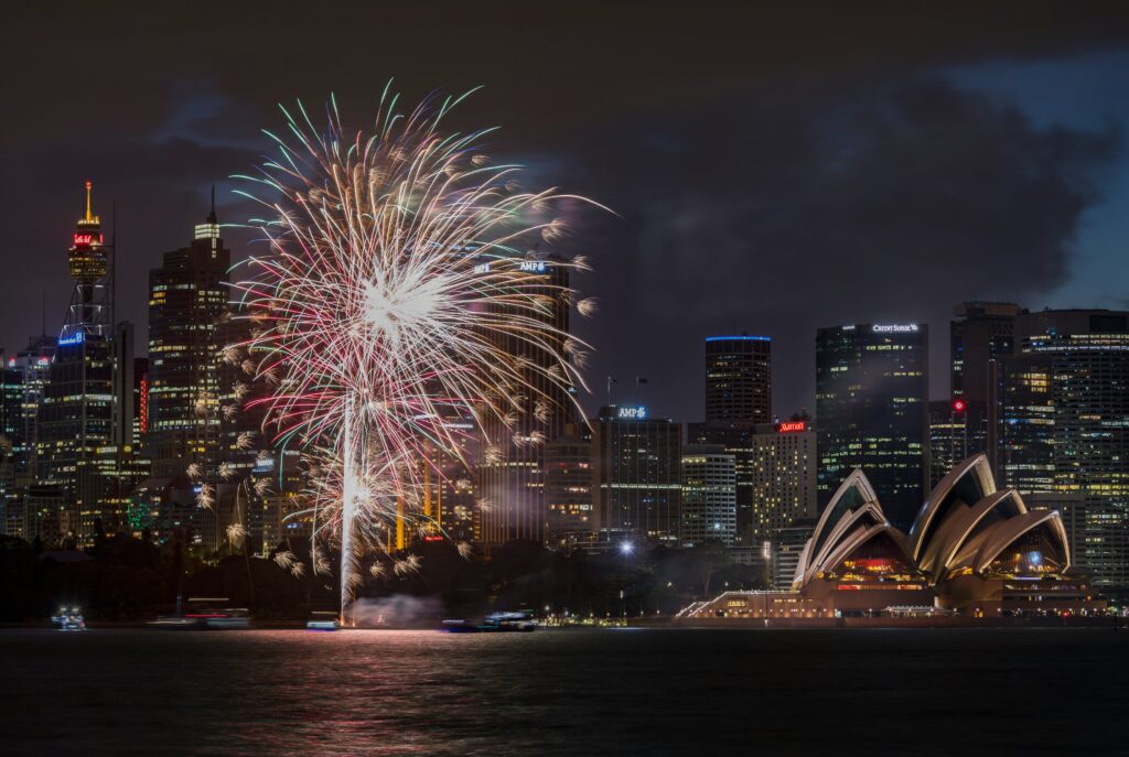 Fuegos artificiales de Fin de Año en el puerto de Sidney, Australia - viaje a Australia en Navidad y Fin de Año