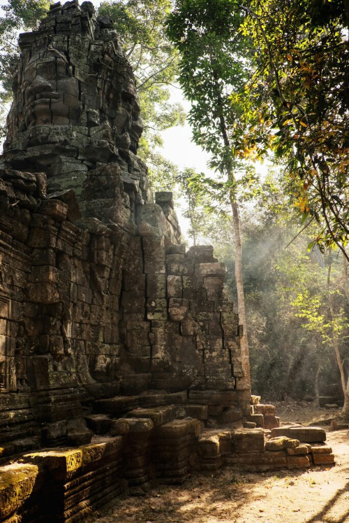Angkor Wat, Cambodia
Templos antiguos en Camboya rodeados de naturaleza
Mejor época para viajar a Vietnam y Camboya