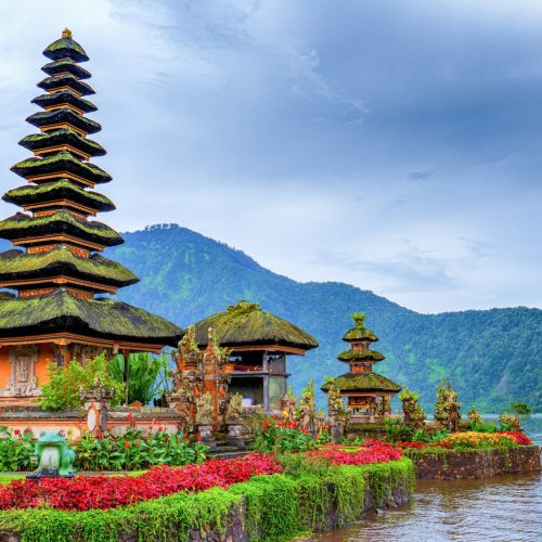 Exclusivo Luna de Miel en Indonesia: Ubud, Gili y Playas de BaliUlun Danu Beratan Temple, Bali, Indonesia